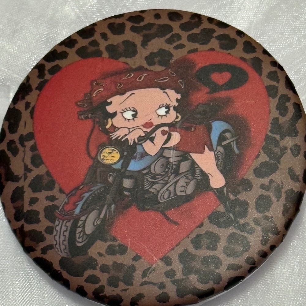 Betty Boop‎ Motorcycle Heart Leopard Print Round Pin Badge Accessory